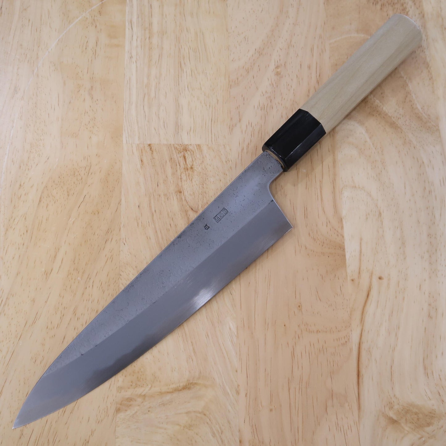 SAKAI KIKUMORI Shirogami No. 2 Gyuto Kikuzuki Magnolia Handle (210mm)