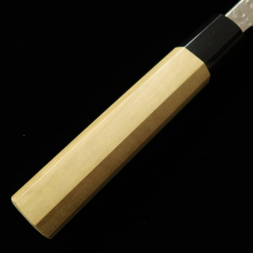 Gyuto MIURA AUS10 (10A) Acabado martillado damasco, mango octogonal de magnolia (210/240 mm)