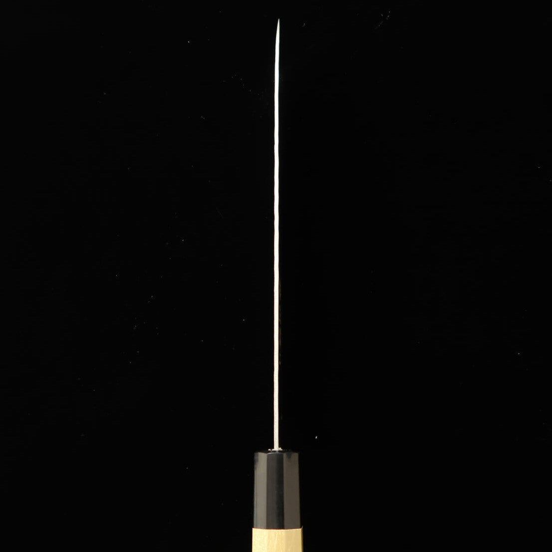 Gyuto MIURA AUS10 (10A) Acabado martillado damasco, mango octogonal de magnolia (210/240 mm)