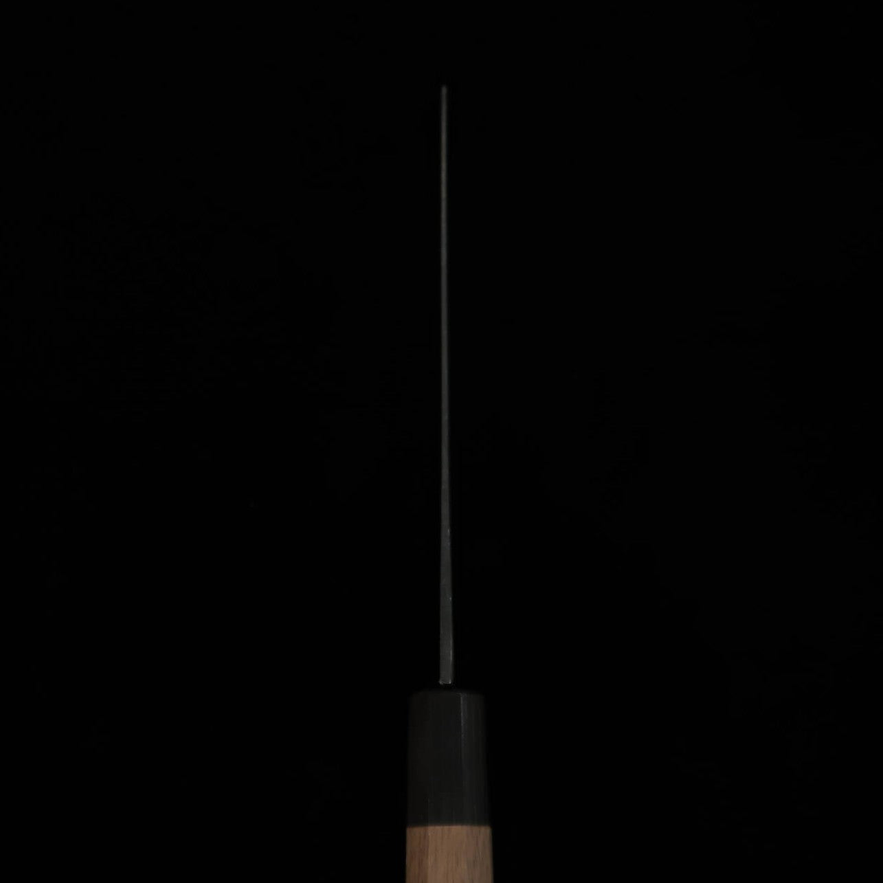 MIURA Gyuto Aogami Nº1, acabamento kuro-uchi, cabo octogonal de nogueira (210mm)