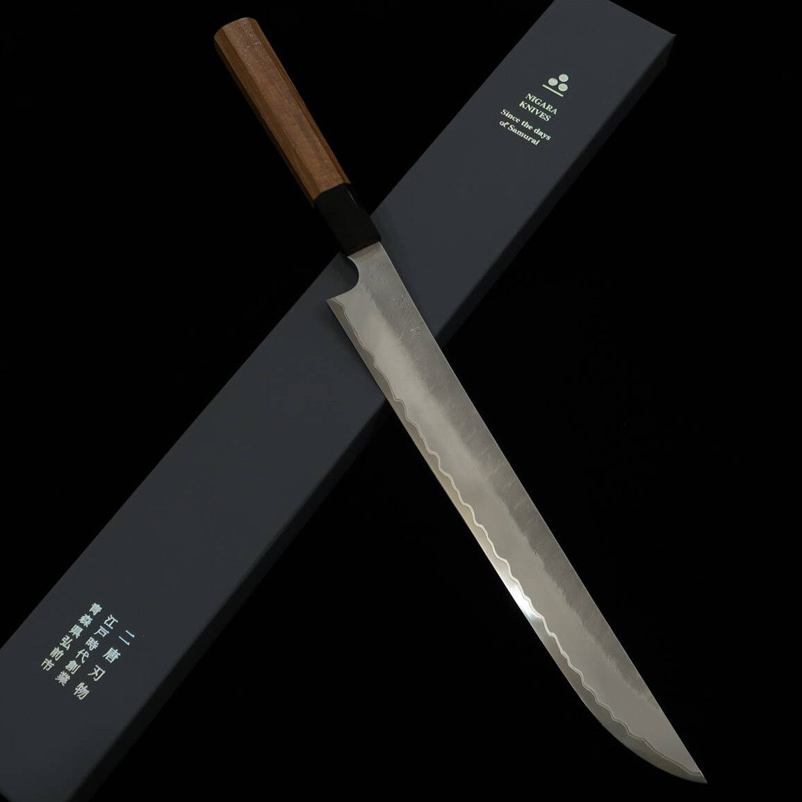 Nigara Hamono Forged NIGARA Aogami Super Martelado Nashiji Saki-maru Sujihiki Cabo Octogonal de Teca (300mm)
