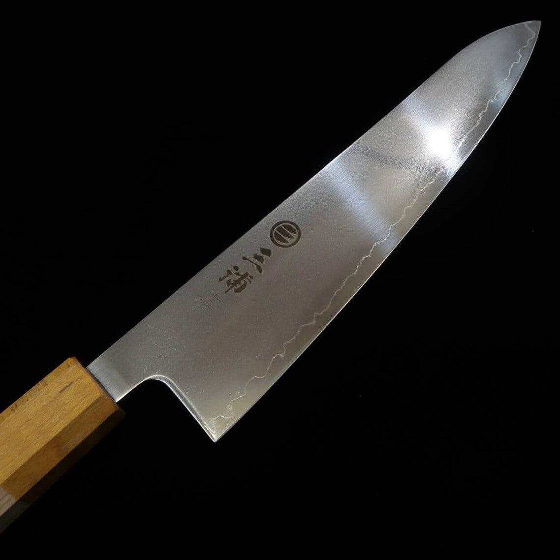 Gyuto MIURA Hikari SLD acabado pulido, mango de arce doble aro -amarillo- (195 mm)