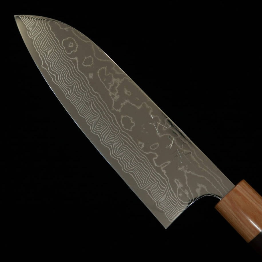 Yuta Katayama VG10 Damasco acabado pulido Santoku mango en forma de castaña de palisandro (170mm)