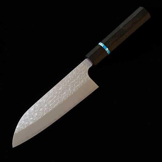 MIURA – Santoku, Acier SG2, Finition martelée (Tsuchime), Manche octogonal en ébène et turquoise (165 mm)