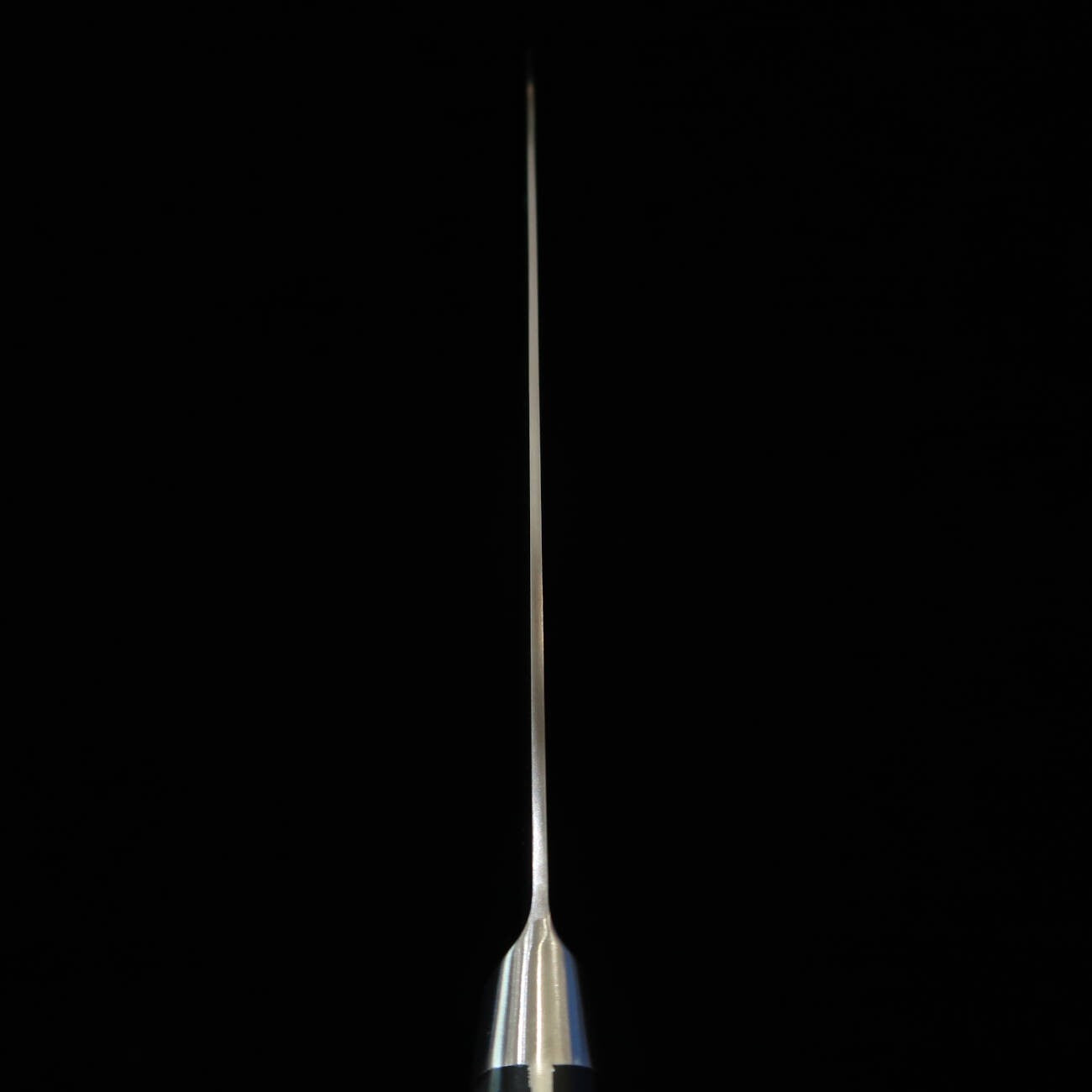 Gyuto MIURA Inox VG10 33 camadas Damasco Cabo em madeira na cor Preta (210mm)