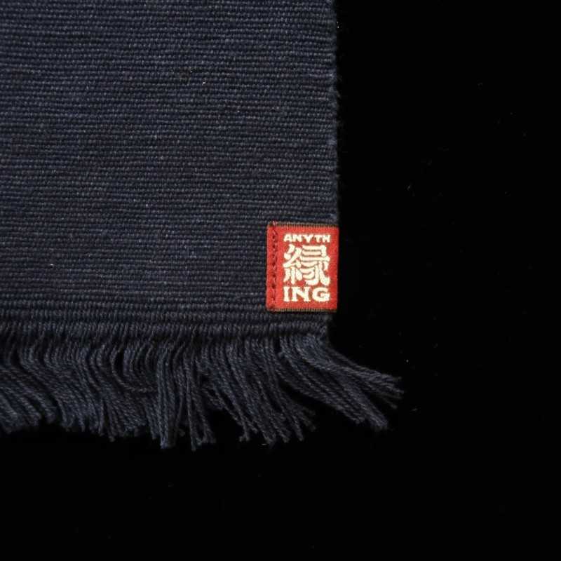 Takada no Hamono, delantal original, azul marino