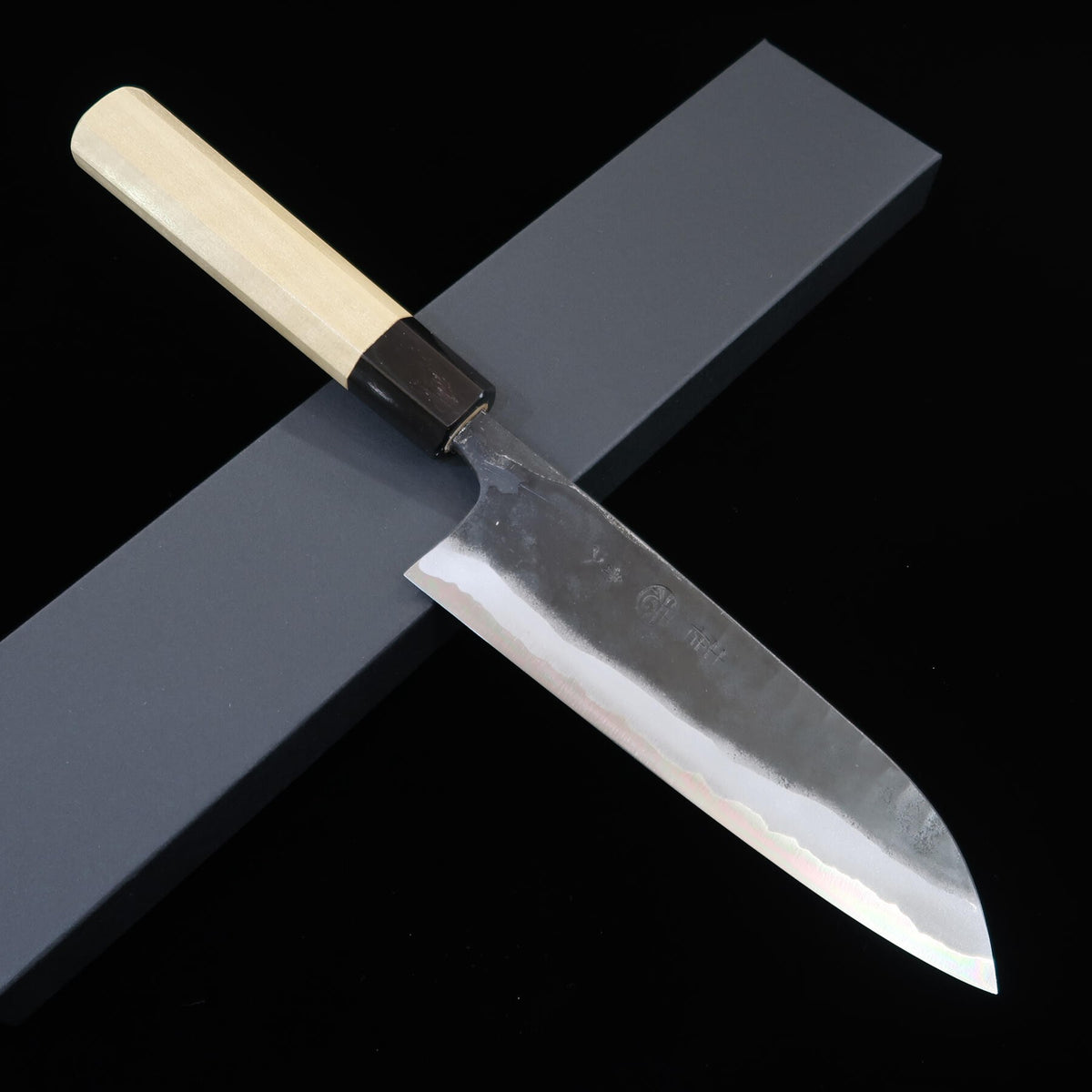 進藤恭平 KYOUHEI SHINDO 三徳 青紙二号 黒打ち 朴八角柄 （165mm）