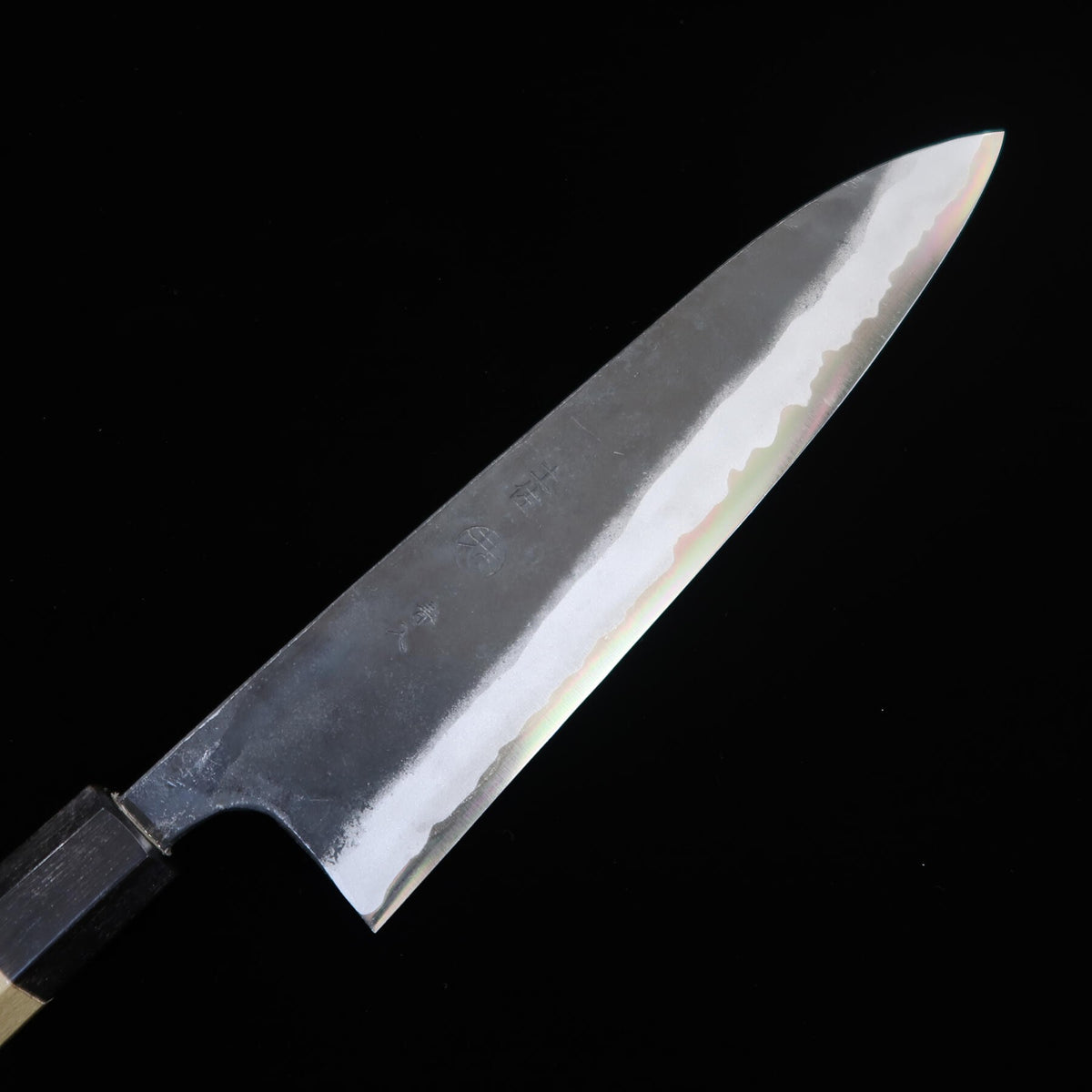 KYOUHEI SHINDO Gyuto Aogami #2 con acabado negro y mango octogonal de magnolia (210/240 mm)