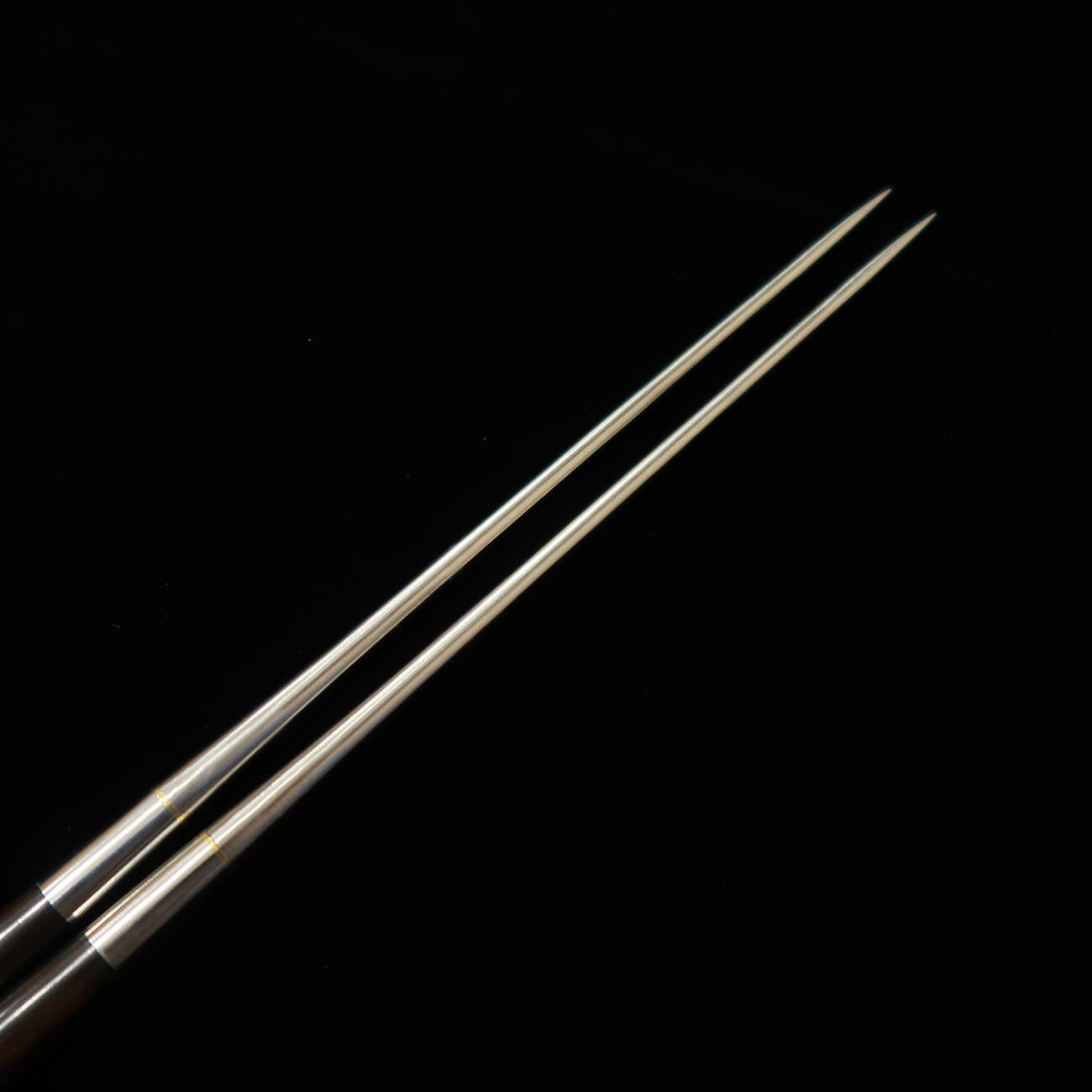 Hashi para servir - Titânio com cabo em ébano (180mm)