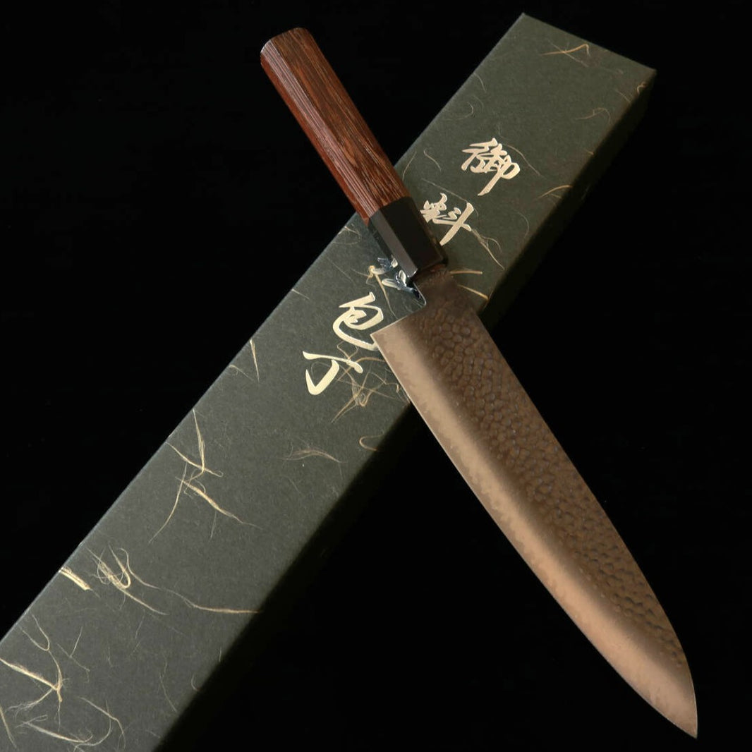 Miura MIURA Gyuto VG10 acabado ennegrecido, Damasco martillado, mango octogonal de wengué (210 mm)