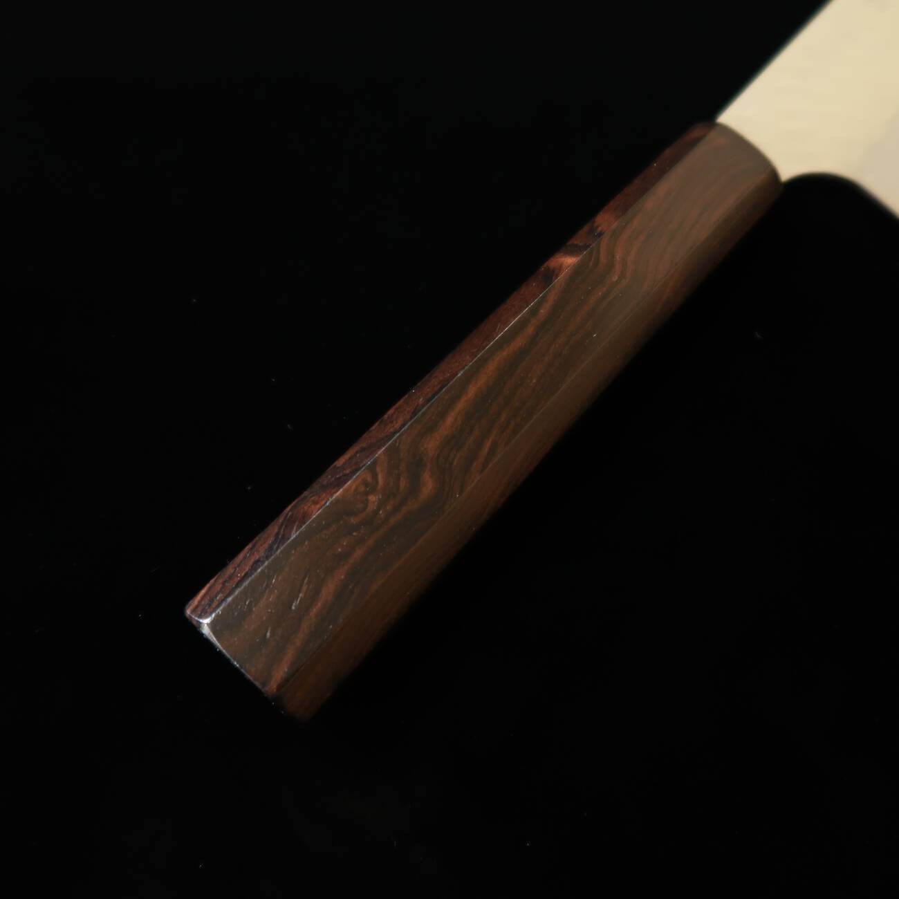 二唐刃物鍛造所 NIGARA SG2 磨き槌目 牛刀 黒檀一体型柄 (210mm)