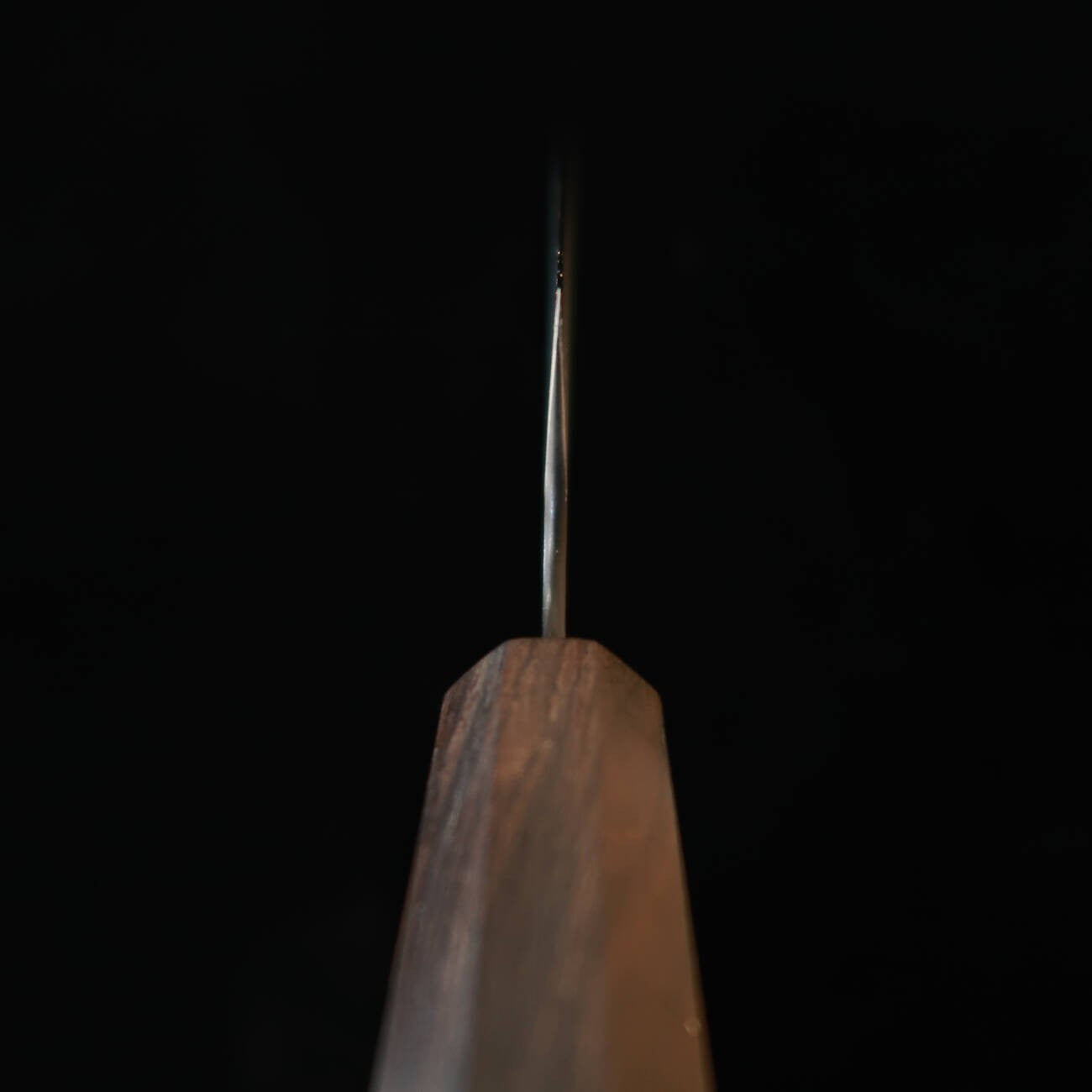 二唐刃物鍛造所 NIGARA SG2 磨き槌目 牛刀 黒檀一体型柄 (240mm