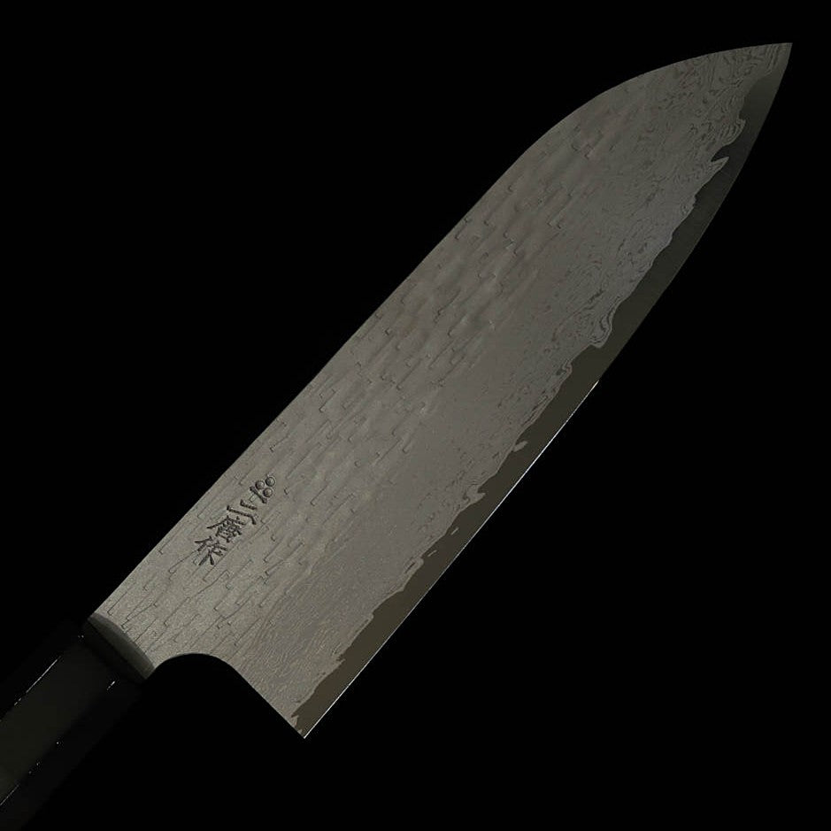 Nigara Hamono VG XEOS Santoku martelada Damasco com cabo de ébano (185mm)