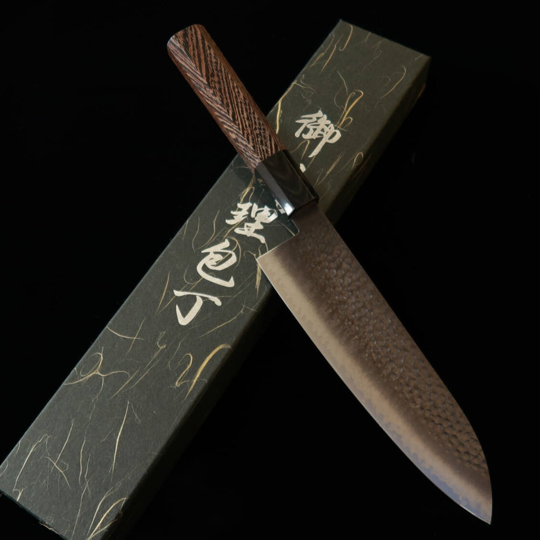 Miura MIURA santoku VG10, damasco martillado ennegrecido, mango octogonal de wengué (180 mm)