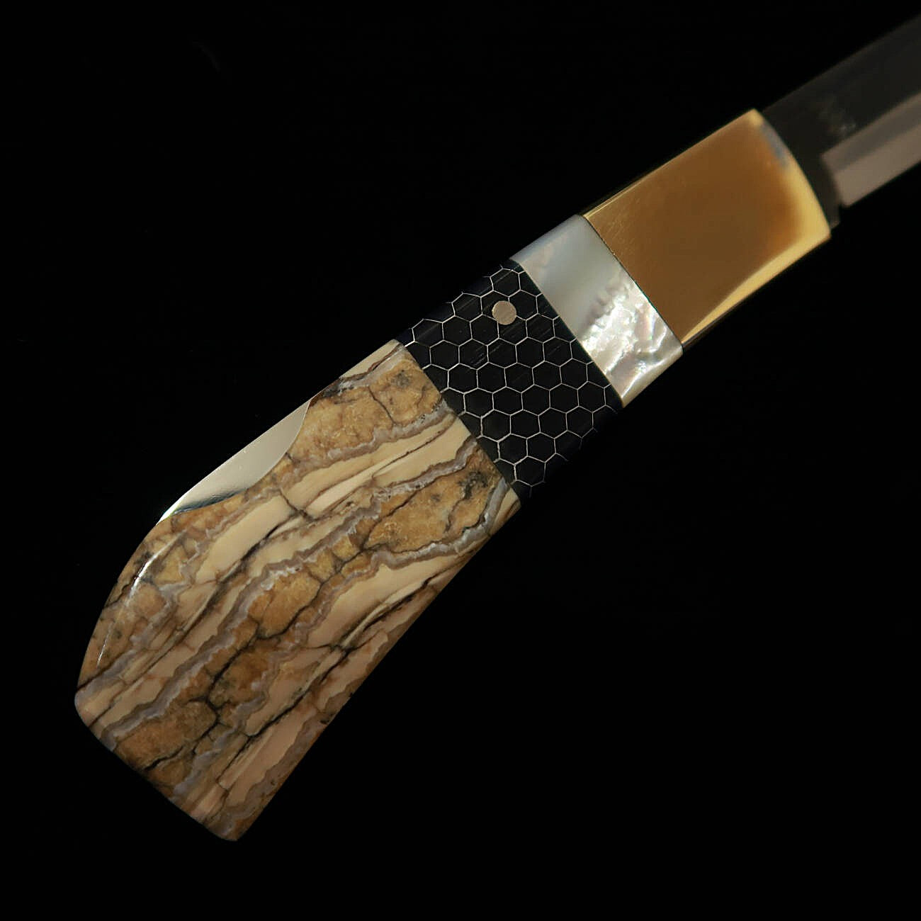 武田刃物TAKEDA　備中手打ち鍛冶 稲垣文雄作 バックロックフォルダーナイフ パール/マンモストゥース/ハニカム