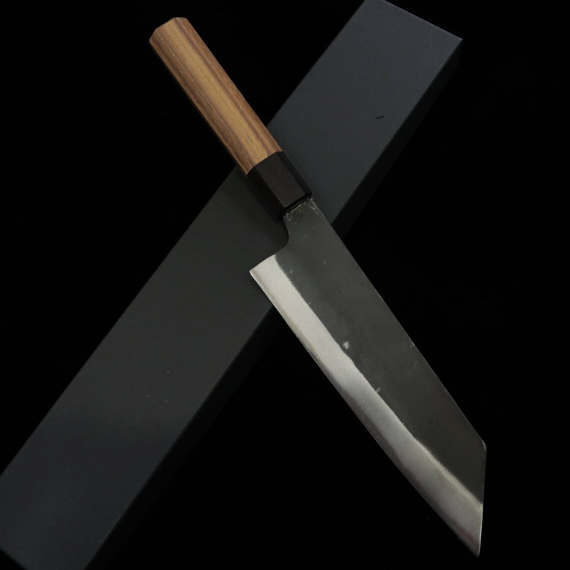 三浦MIURA 文化 青紙 黒打ち クルミ八角柄 (190mm)