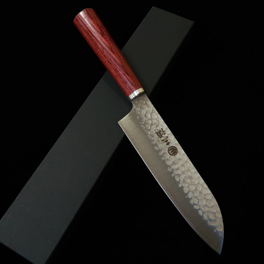 Miura MIURA Santoku VG10 Acabado martillado Mango laminado rojo (165 mm)