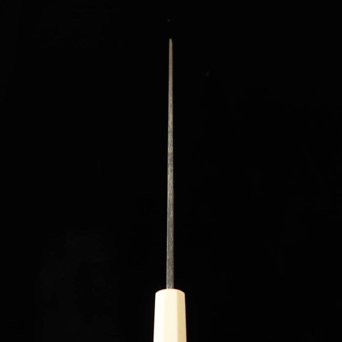MIURA Itadaki por Giichi Tanaka Kiritsuke Yanagiba Shirogami nº2, acabado negro forjado, mango de turquesa blanca (270 mm)
