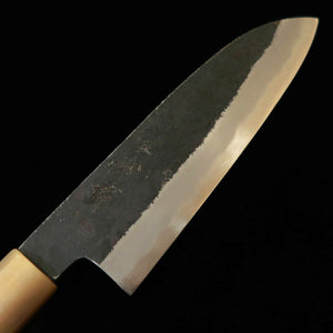 MIURA Itadaki Miura, Yoshikazu Tanaka, santoku, acier Shirogami n°2, finition kuro-uchi, manche octogonal en magnolia avec virole en corne de buffle (180 mm)