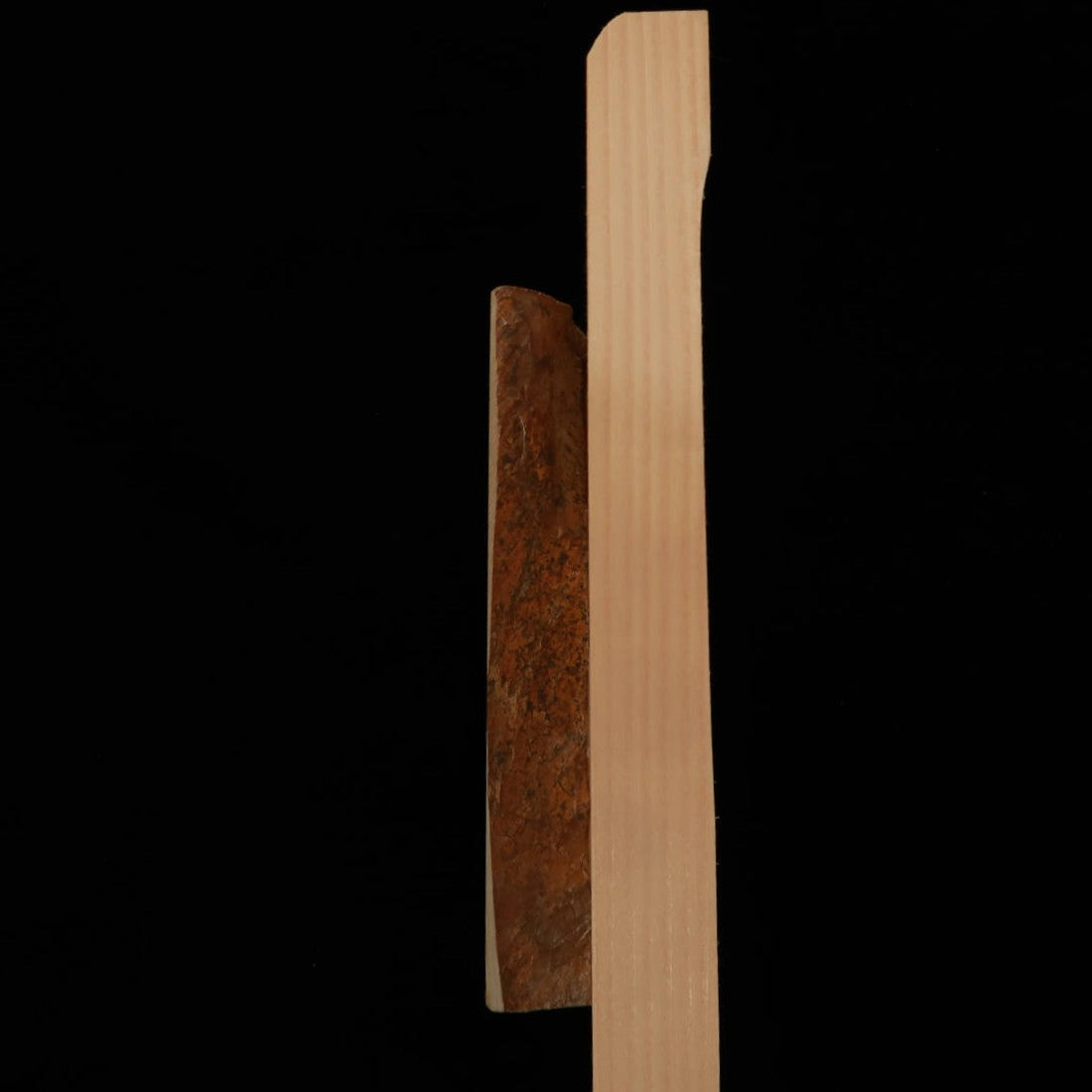 天然砥石 中山浅黄 レザー型コッパ 台付き（44×140×20mm） – 三浦刃物