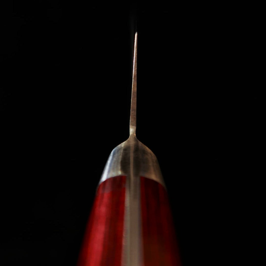 Gyuto SEKI SOUMA molibdeno con mango de madera contrachapada roja con hoyuelos (210/240 mm)