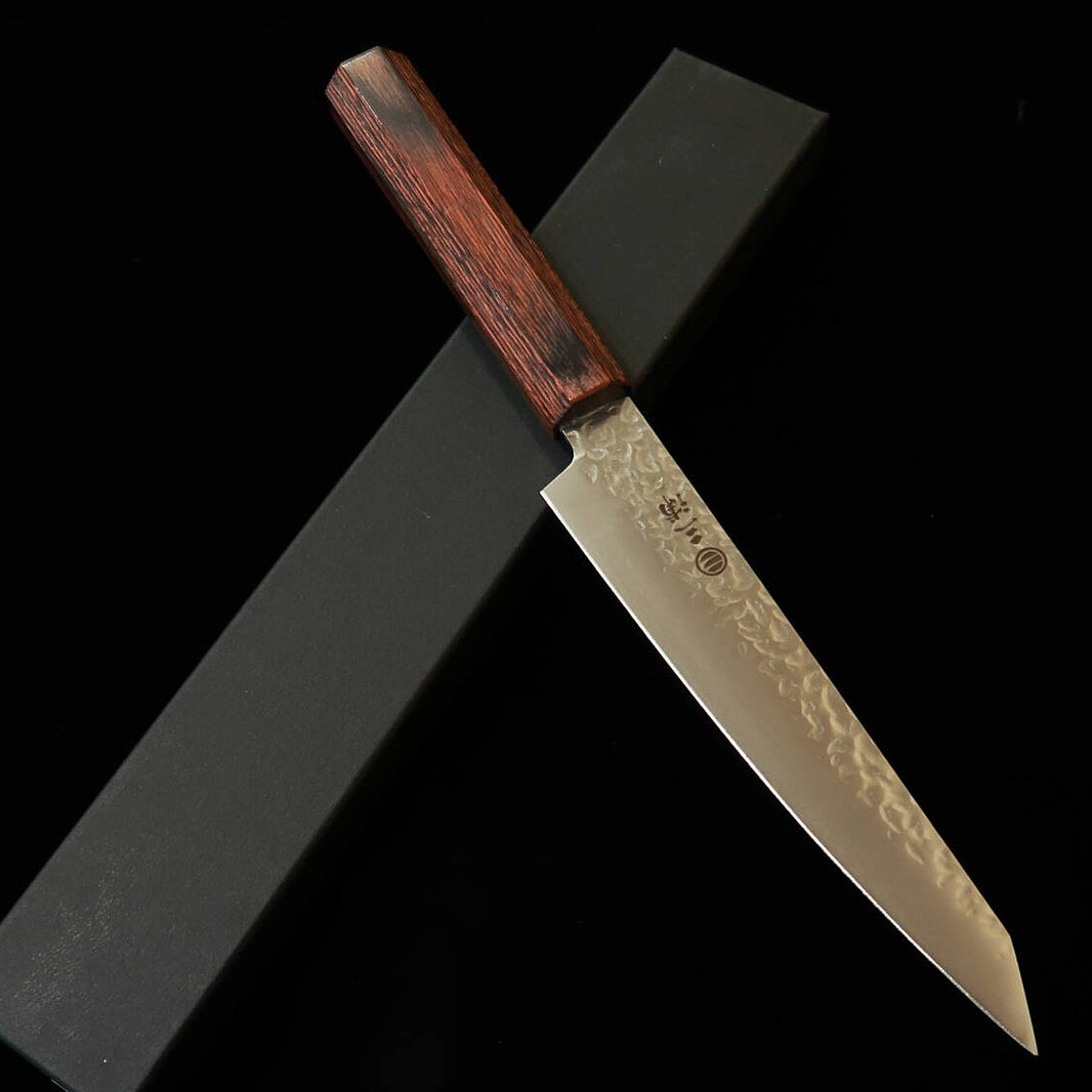 Miura MIURA petty kiritsuke AUS8 martillado, mango a rayas marrón y negro (150 mm)