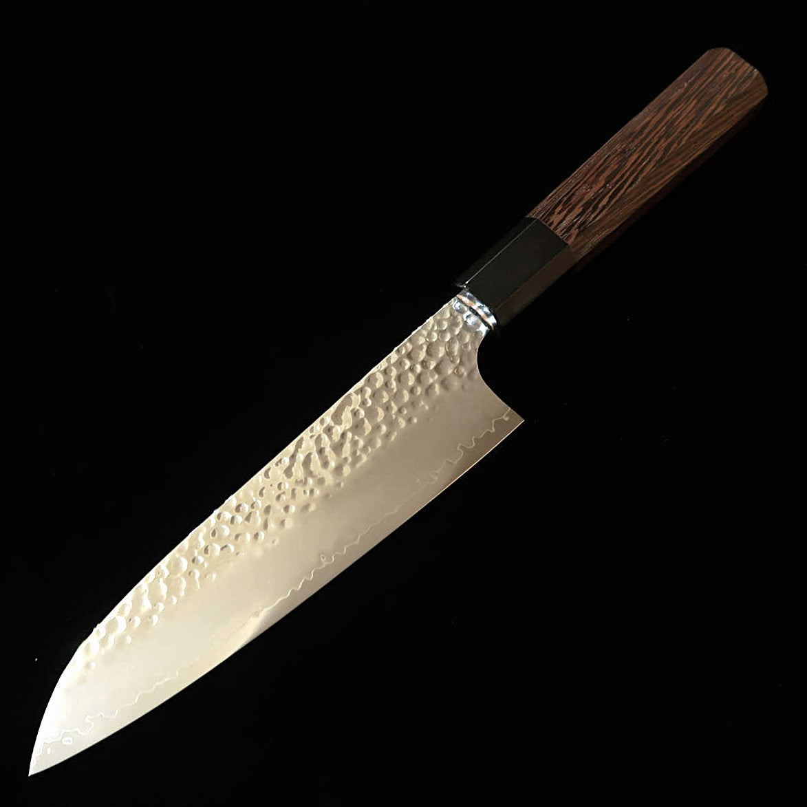 Hatsukokoro Hayabusa Santoku VG10 Tsuchime – Manche Octogonal en Wengé (170 mm)