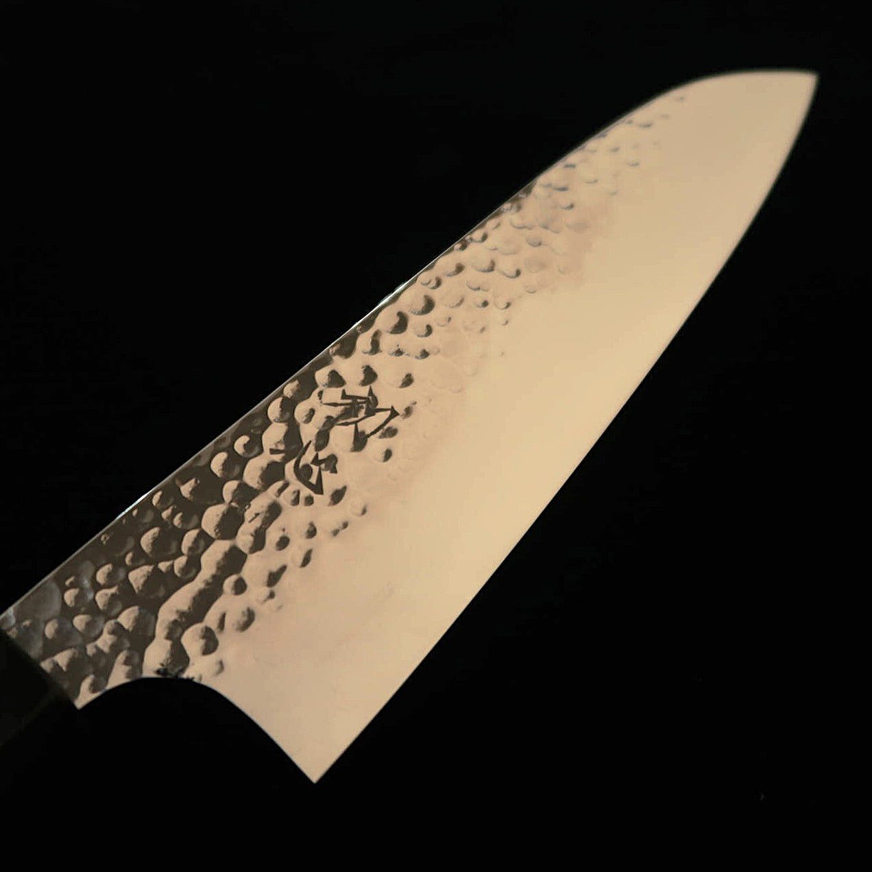 Hatsukokoro Hayabusa Santoku VG10 Tsuchime – Manche Octogonal en Wengé (170 mm)