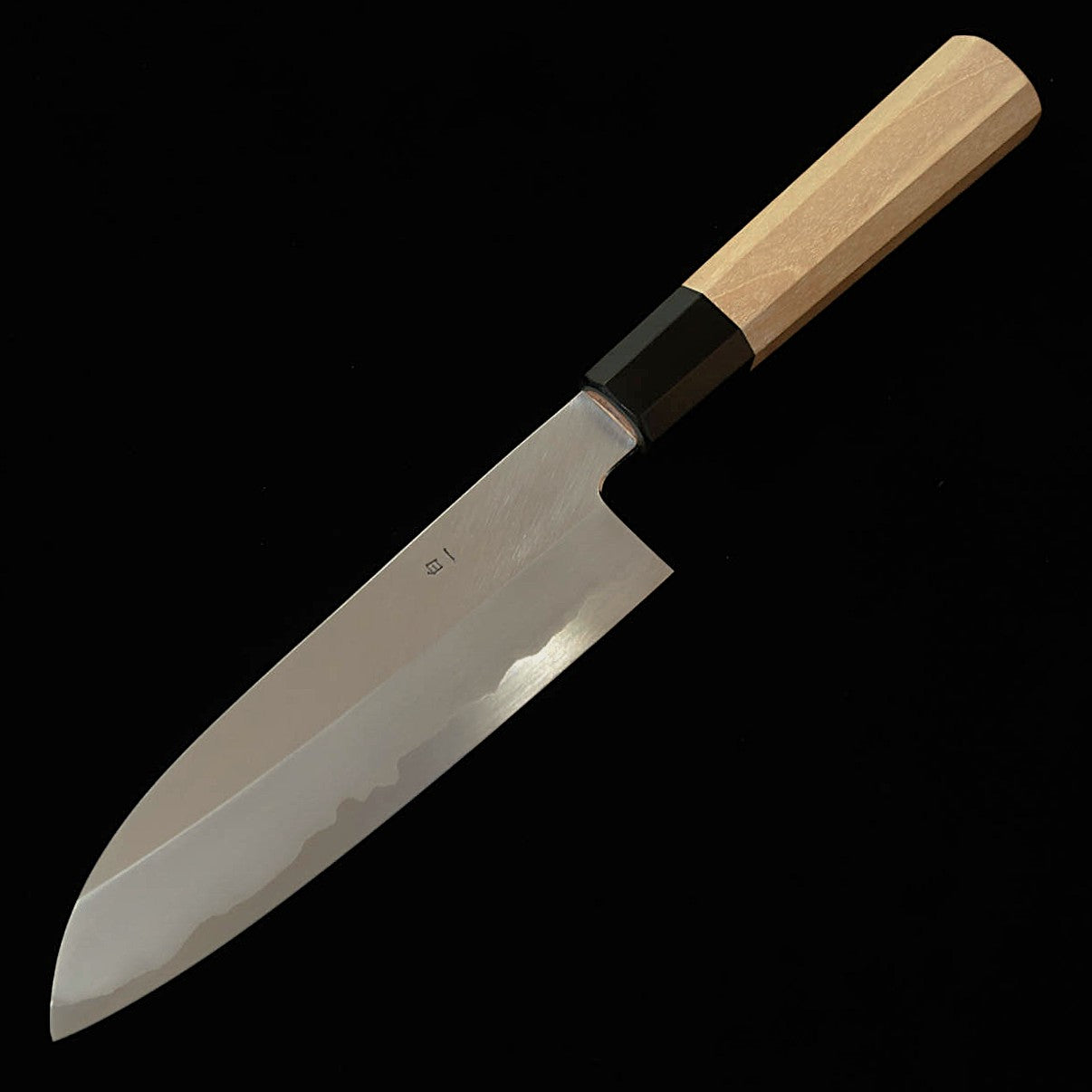 HADO Junpaku Santoku – Acier Shirogami n°1 Inséré Inox – Manche Octogonal en Corne de Buffle (180 mm)