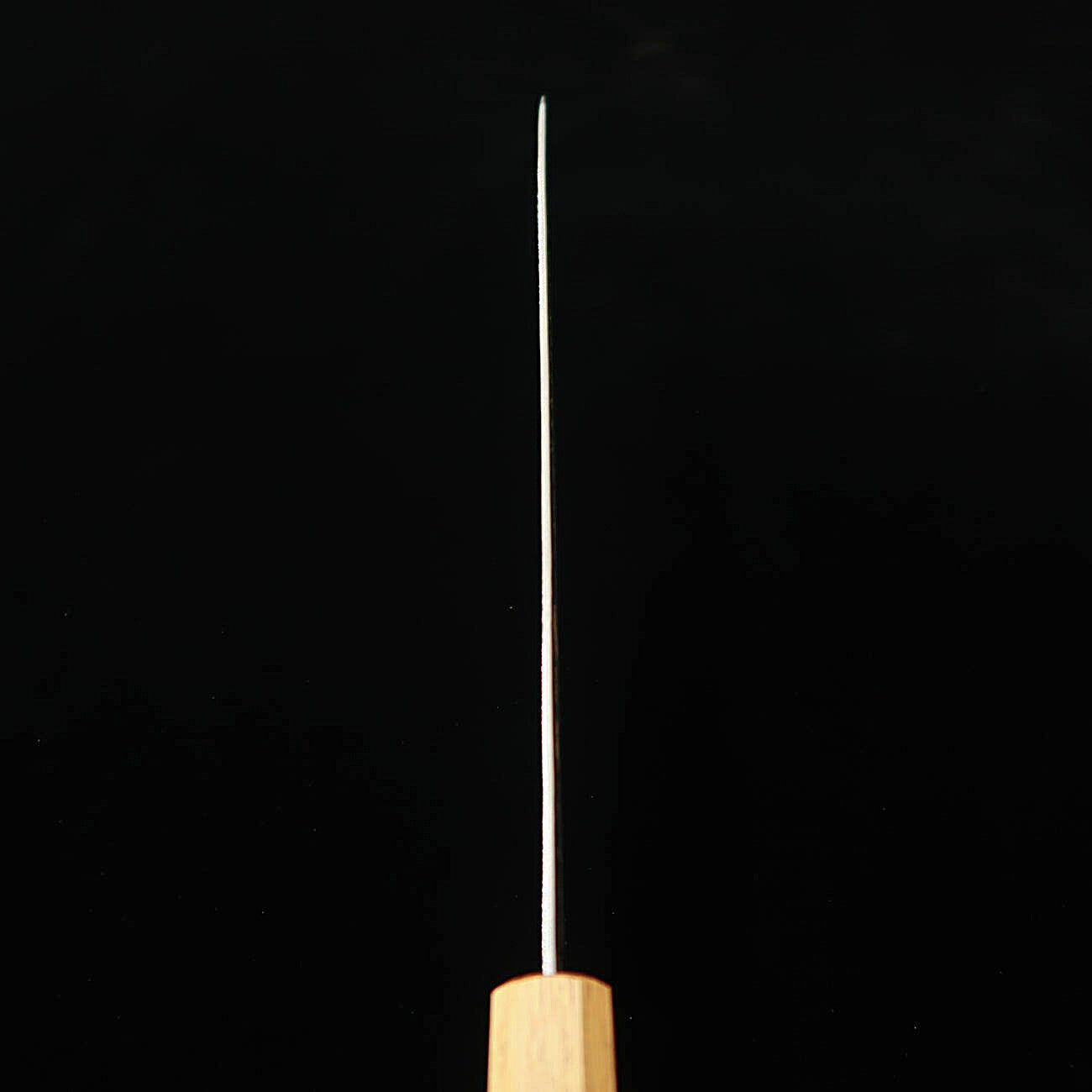 Couteau Gyuto MIURA - Acier AUS10, Damas torsadé (Nawame), Manche Octogonal en Chêne (240 mm)