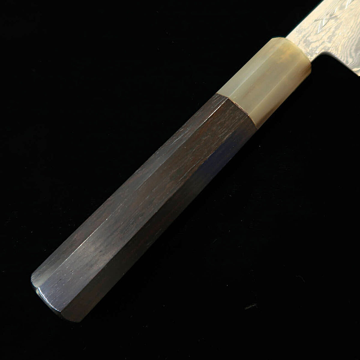 Sakai Kikumori serie Seiun, Petty VG10, mango de ébano y búfalo blanco (150 mm)