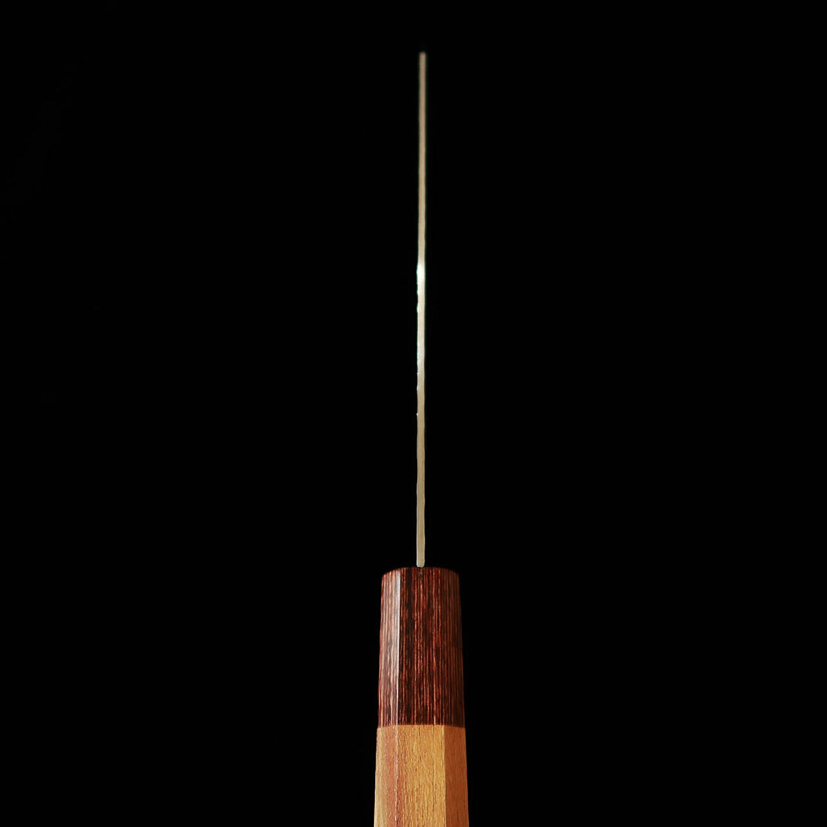 Sakai Takayuki gyuto type ken VG10, damas 33 couches, manche octogonal en zelkova (190 mm)