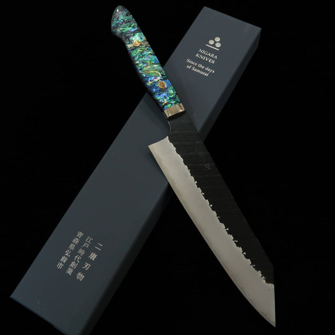 Nigara Hamono Seizōsho kiritsuke gyuto SG2 acabado negro martillado mango con nácar (210 mm)