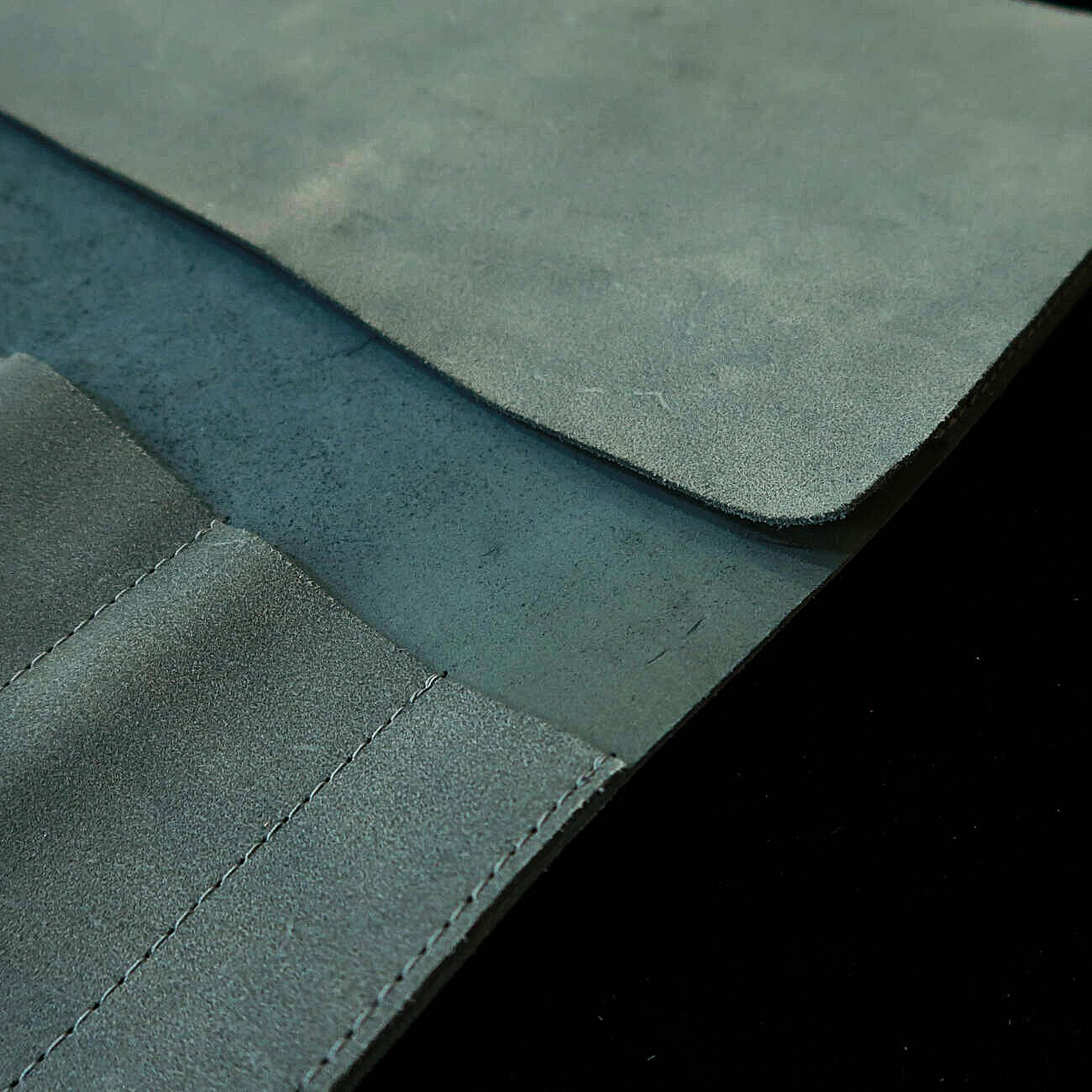YOKU leatherworks　レザーナイフロール 床革ブルー　鞄型