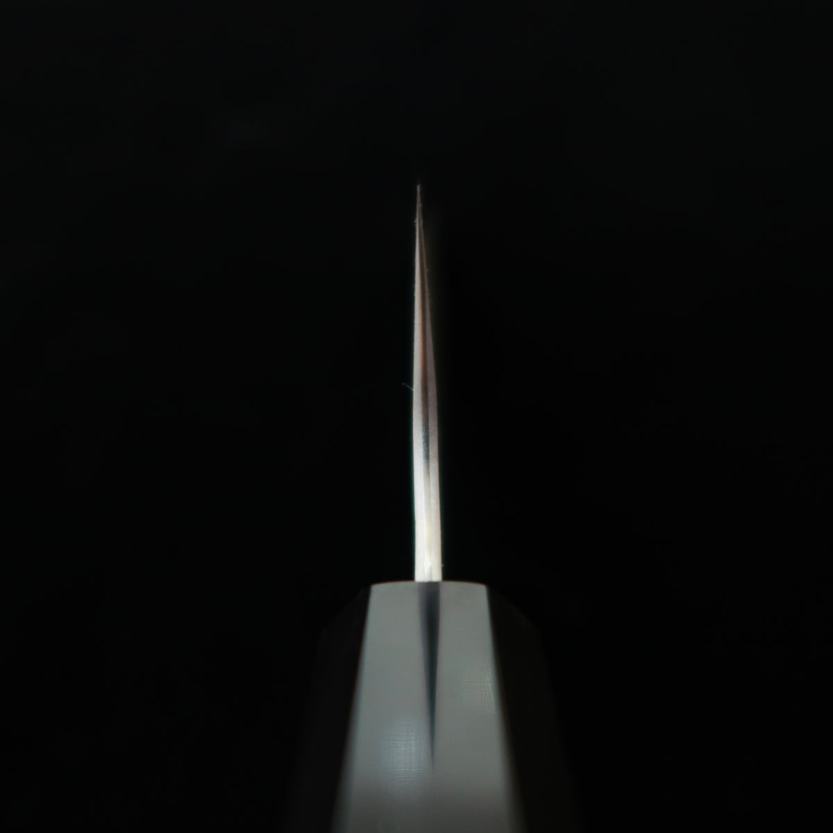 NIGARA Nitō forge – santoku Aogami Super, damas martelé, manche octogonal en wengé (180 mm)