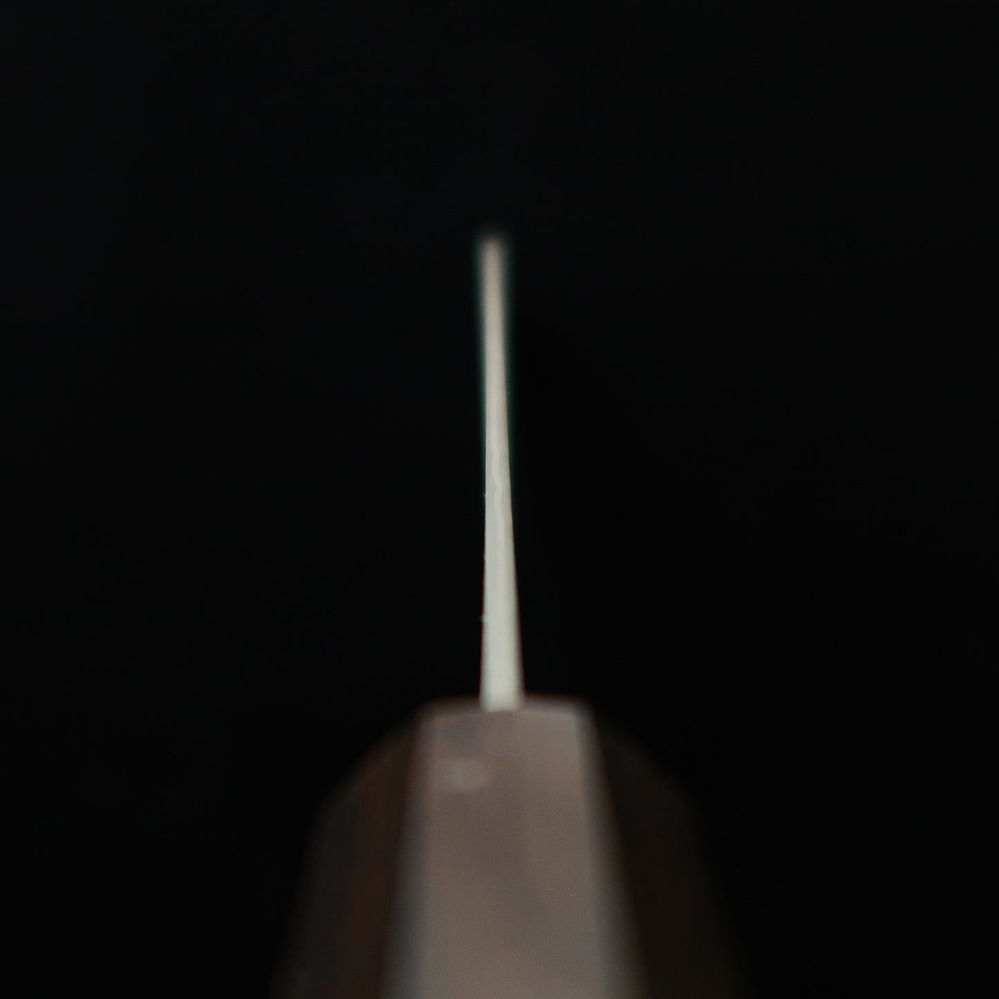 二唐刃物鍛造所 NIGARA 暗紋 牛刀 SG2 黒檀一体型八角柄（240mm）