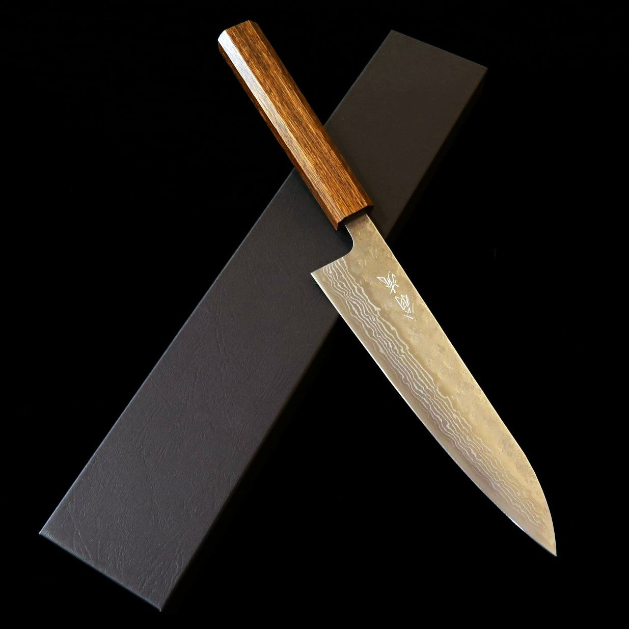 刃道 HADO 翁流 440C 梨地 ダマスカス 黒樫八角柄 牛刀 (180mm)