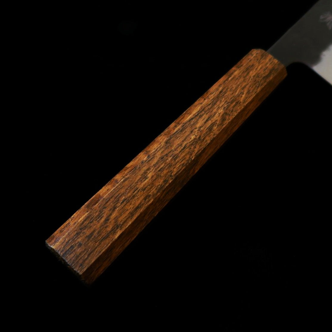 HADO Hado Okina-ryu Aogami Super, núcleo de acero azul super recubierto en inoxidable, acabado ennegrecido, nashiji, mango de roble negro, gyuto (240 mm)
