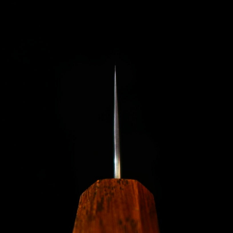 刃道 HADO 翁流 440Ⅽ 鎚目 ダマスカス 黒樫柄 牛刀 (180mm) – 三浦
