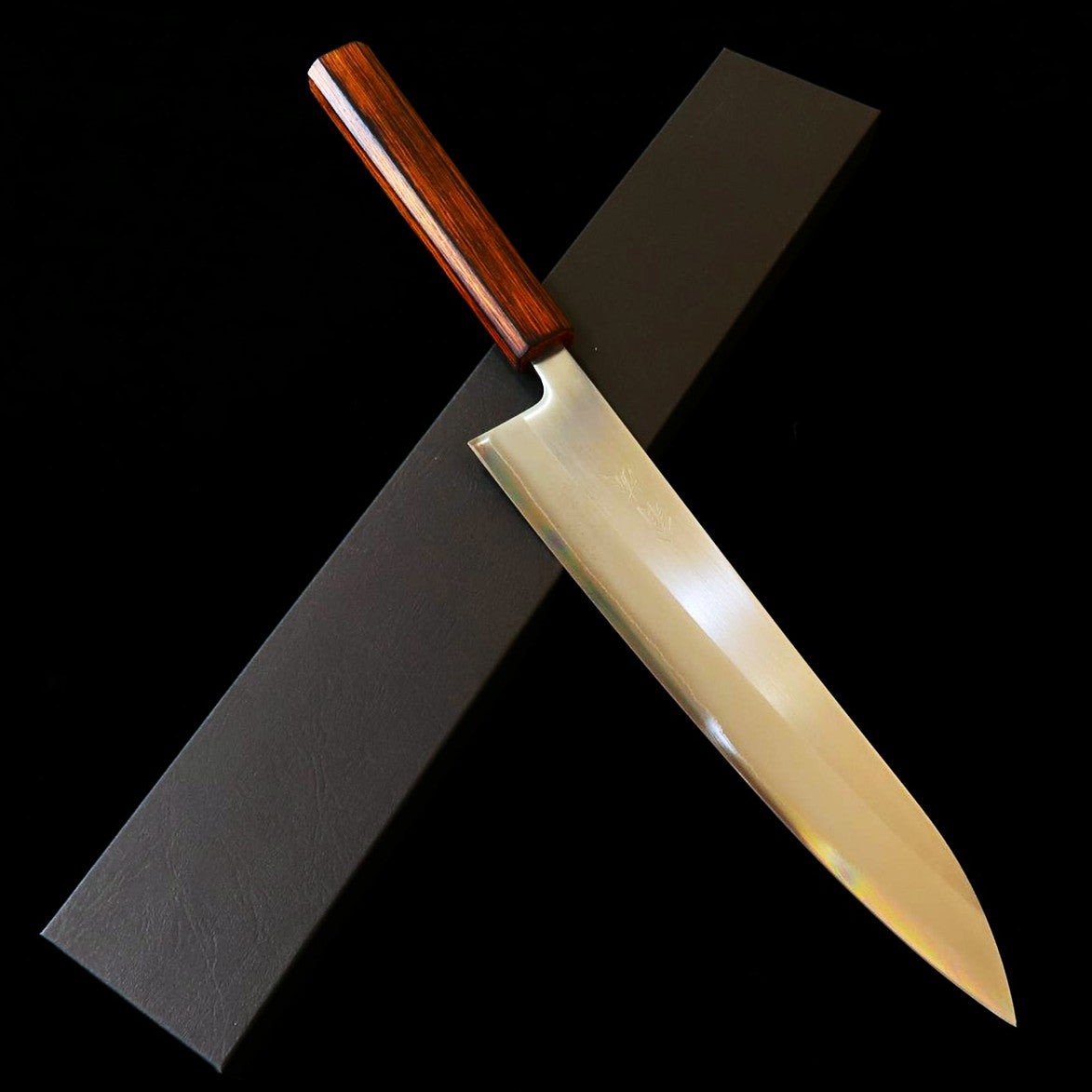 翁流  白紙一号 ステンレスクラッド 煤黒樫柄 牛刀 (240mm)