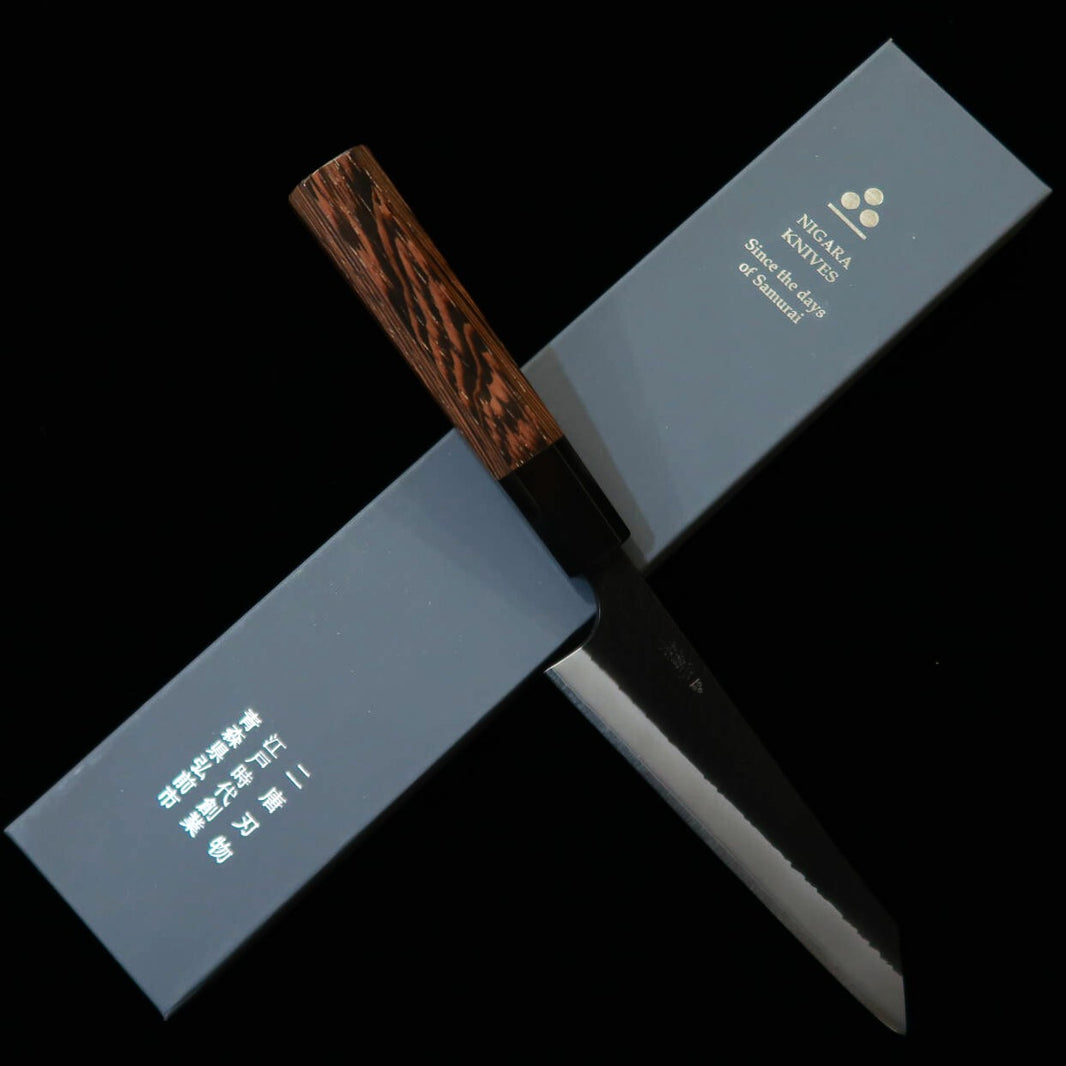 Cuchillo petty NIGARA, SG2, acabado negro martillado, mango octogonal de teca (150 mm)