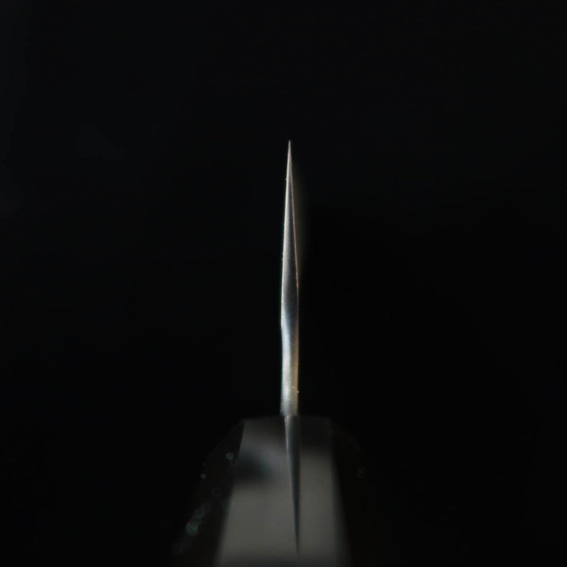 Nigara Hamono NIGARA Santoku SG2 martillado negro mango octogonal de wengué (180 mm)
