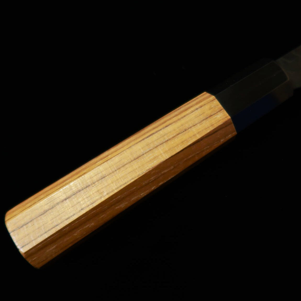 Couteau de chef (Gyuto) Nigara (Nigara Hamono), acier SG2, finition Tsuchime Kurouchi (martelé et forgé brut), manche octogonal en teck (240 mm)