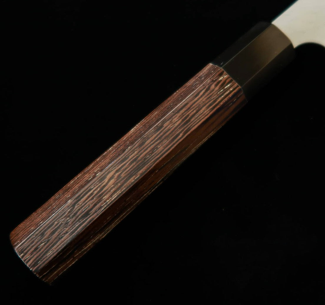 Couteau Kiritsuke d'office (Petty) Nigara (Nigara Hamono), acier Aogami Super (Acier Bleu Super), finition Tsuchime (martelé), manche octogonal en wengé (150 mm)