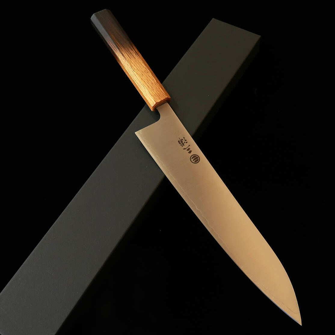 三浦MIURA 牛刀 440C 磨き 焼漆八角柄（240mm）
