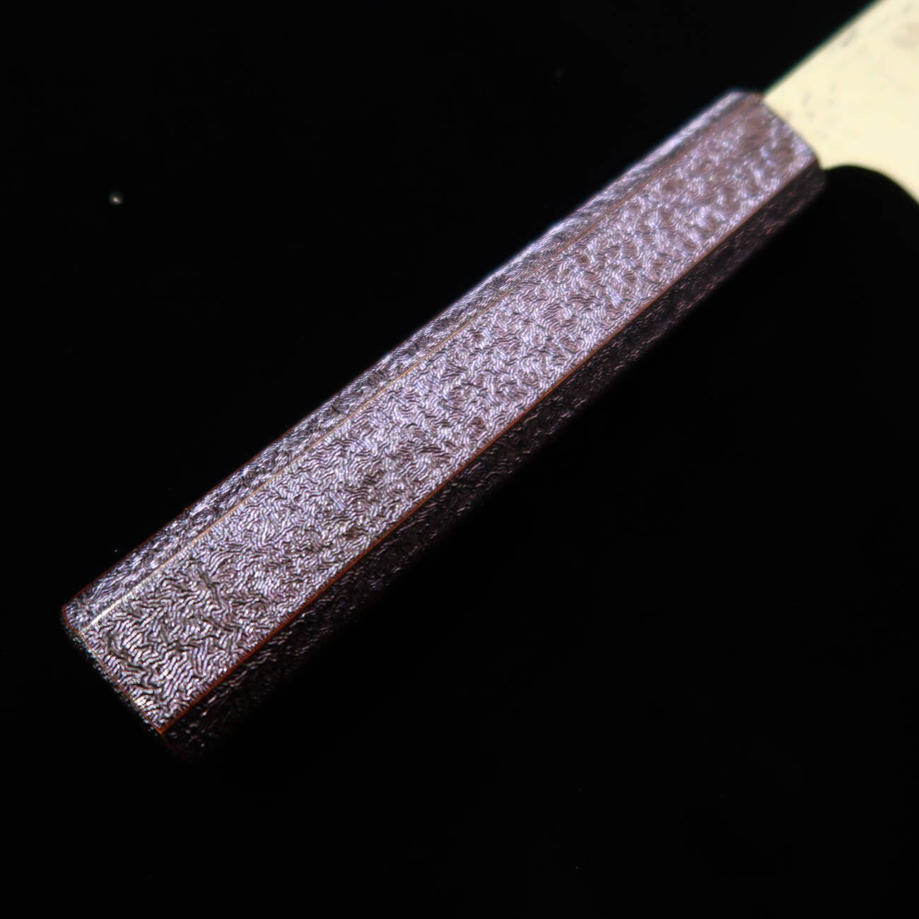 Santoku SEKI KANETSUGU Shiun, VG10, acabado martillado, mango octogonal de roble lacado (170 mm)