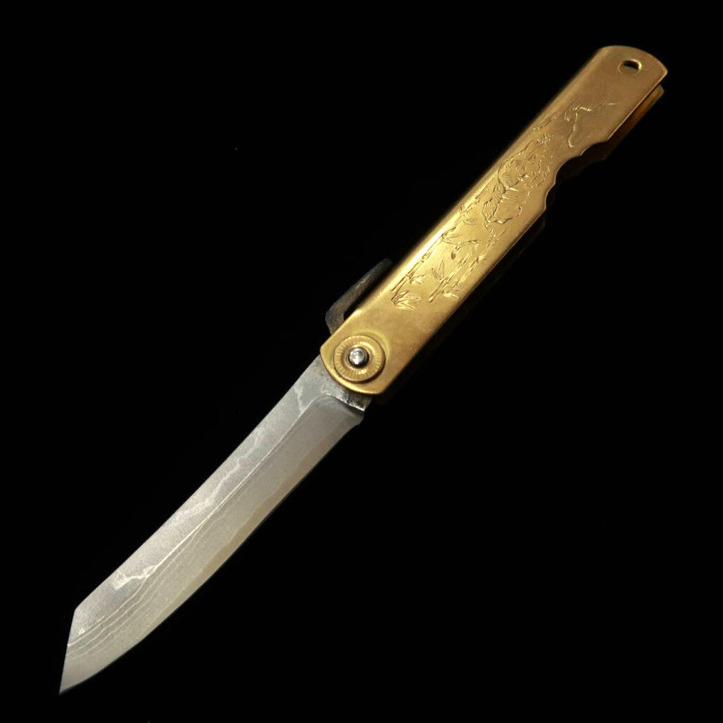 Cuchillo plegable HIGONOKAMI con mango de latón, tamaño grande, presentado en una caja de madera de paulownia