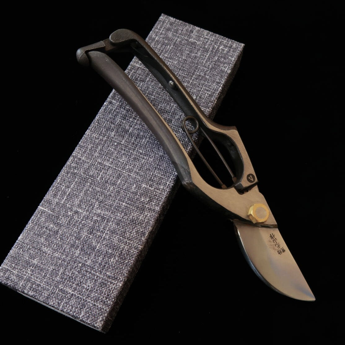 Hōnin Kōzan-saku – Sécateur forgé spécial type A, butée dorée (200 mm)