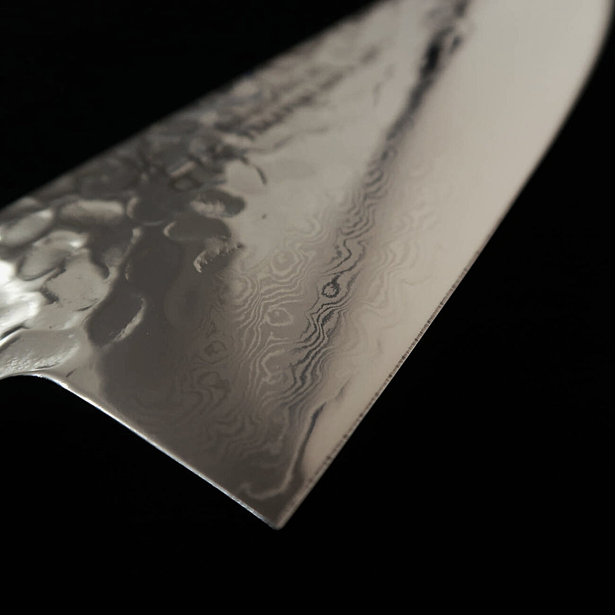 Sakai Takayuki Santoku 33 capas Damasco, mango octogonal de olmo japonés (keyaki) (180 mm)