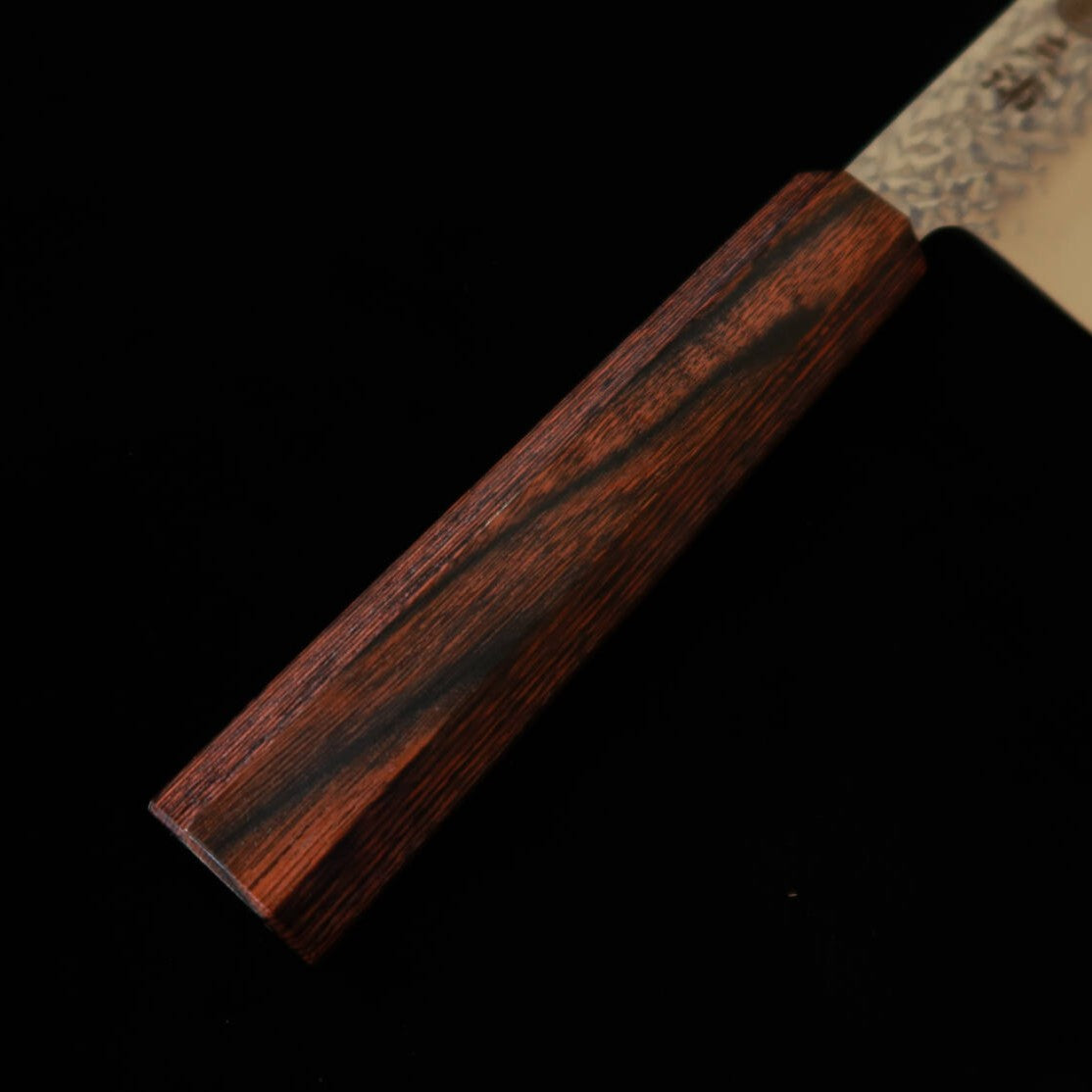 MIURA Miura Santoku AUS8 martilleado, mango de caoba, 180 mm